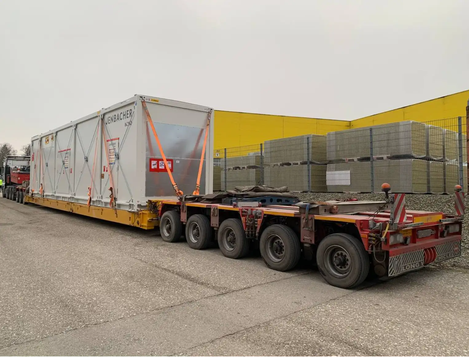 Transport maszyn przemysłowych